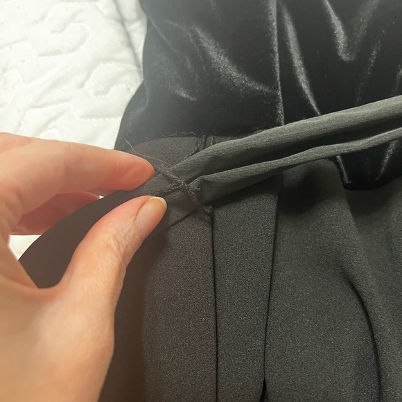 Lauren Ralph Lauren Velvet-Crepe
Sleeveless Jumpsuit 18 Black - Picture 3 of 16